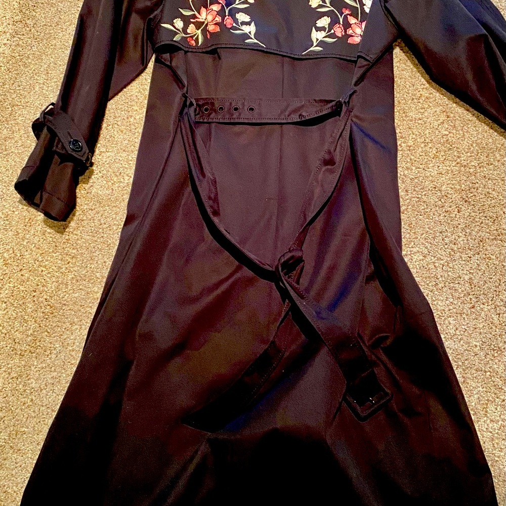 Kate spade Madison Avenue embroidered trench coat
